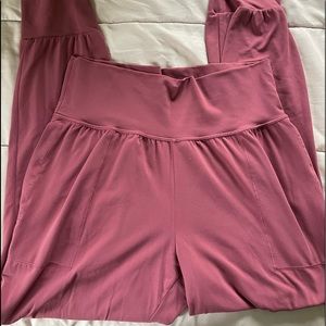 Athleta salutation joggers